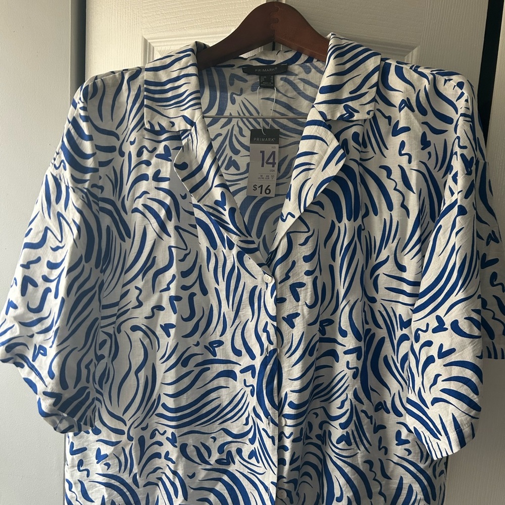 L Blue and White Hawaiian Shirt